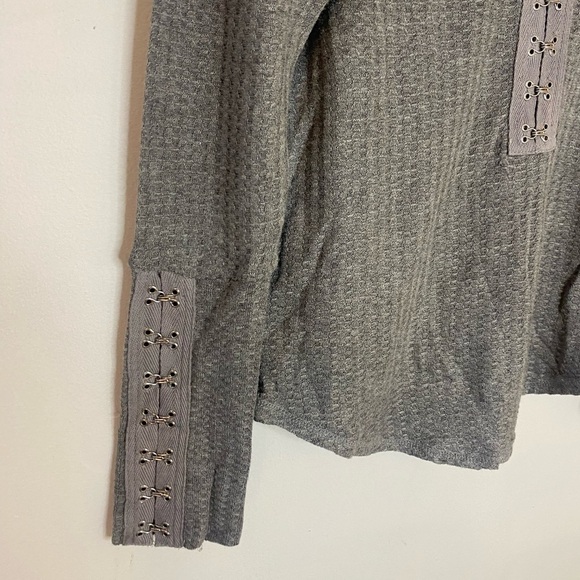 NWT Chaser Hook Front and Sleeve Thermal - Picture 4 of 8